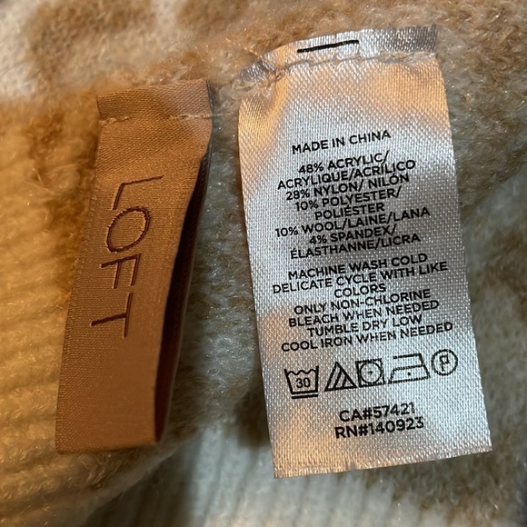 ANN TAYLOR LOFT Beautiful LEOPARD PRINT WRAP/SCARF NWOT~12”X 87” CREAM AND TAN - Picture 6 of 10